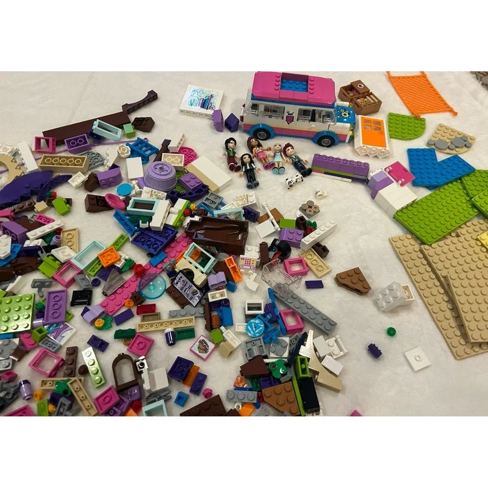 Huge Lot of Lego Friends &‎ Misc Pieces w/ 5 Figures and Accessories